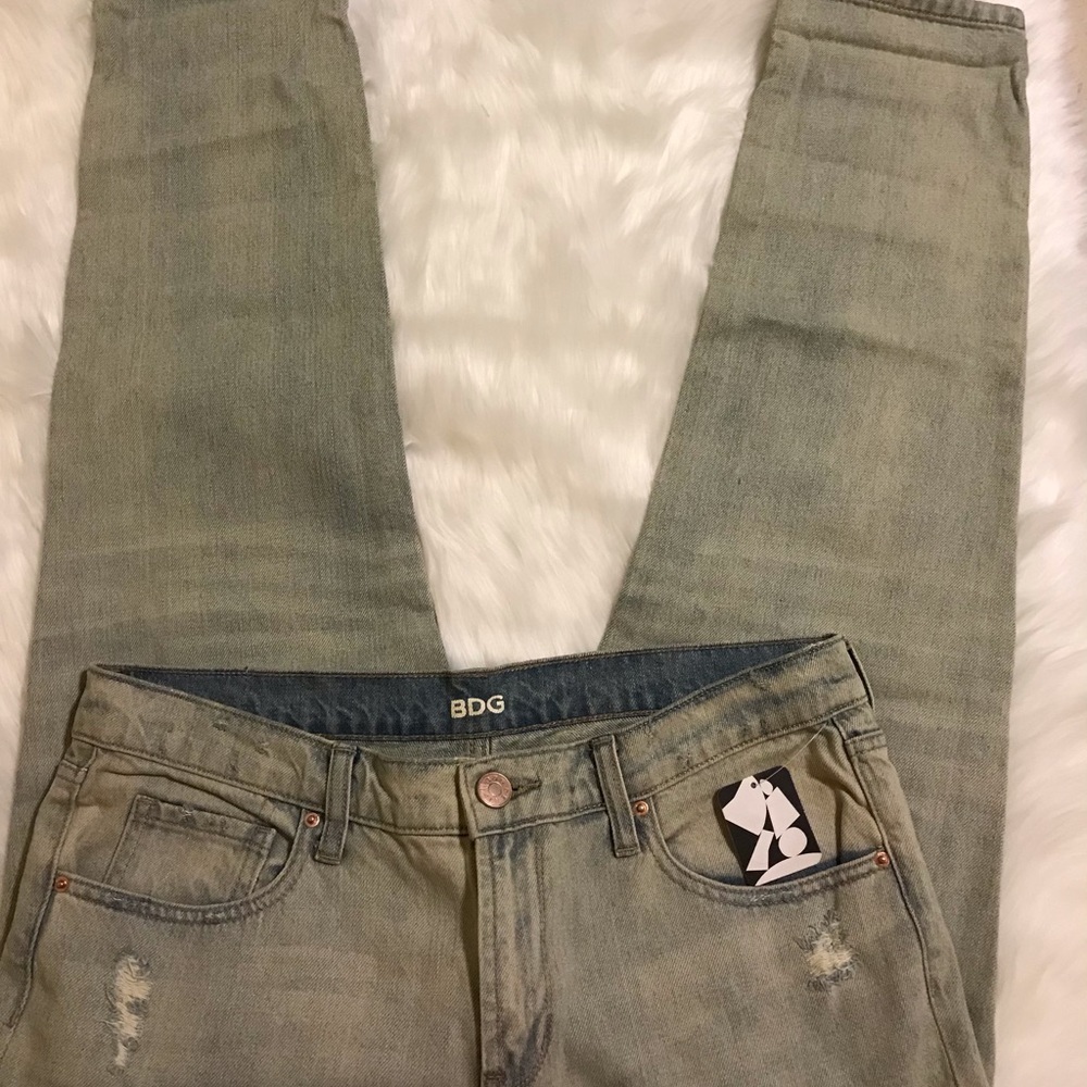 Sz 29W | BDG | Sage Green | Slim Boyfriend Denim 🔥